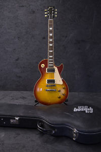 Gibson Les Paul Standard Guitar 2002 in Heritage Cherry Sunburst w Orig. Case