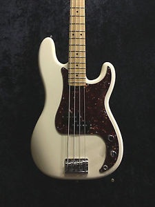 Fender American Standard Precision P Bass in White inc Case 0193602705