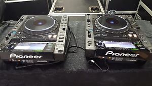 Pioneer CDJ-2000 DJ Turntable Multi Player USB,SD Card, HID, Serato, Rekordbox