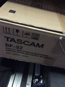 Tascam - DP-32