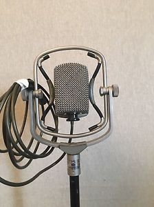 Akg D25 Vintage Microphone (not Neve Api Ssl Beyer Neumann Electrovoice)