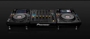 Pioneer XDJ-1000 (2) & Pioneer DJM-900 Nexus DJ Mixer w/ Traktor Scratch Pro 2