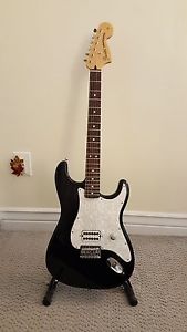 Fender Tom Delonge Signature Stratocaster Black With Fender OHSC Free Shipping!!