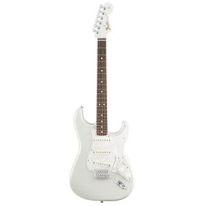 FENDER Special Edition White Opal Stratocaster / E-Gitarre / Sparkles / LIMITED