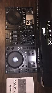 open box ,great  condition GEMINI CDMP - 7000