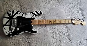 EVH Striped Series- White with Black Stripes-Top Zustand!!