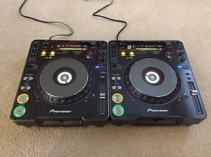 Pair of Pioneer CDJ-1000 MK3 CD DJ Turntables