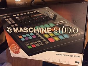 Native Instruments Maschine Studio - Black