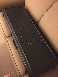 Schecter Km-7 White, Black Winter Set, Hardshell