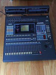 YAMAHA 02R V2  DIGITAL MIXING CONSOLE W/METER BRIDGE & 2 CD8-AT& 1 CD8 TDI CARDS