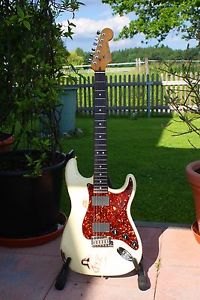 Fender USA vintage white 1985 – 1987 mit Steve Lukather EMG Humbuckers