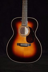 Martin 000-28 EC  Eric Clapton Sunburst Acoustic Guitar