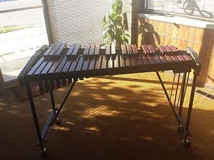 3.5 Octave Korogi Model 330 Professional Honduras Rosewood Xylophone