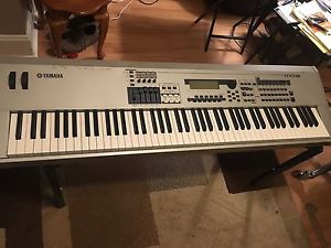 Yamaha MO8 Keyboard Synthesizer