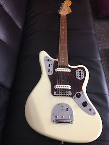 White Fender Jaguar & Hard Case 1965 Reissue 97-99 Japanese CIJ Electric Guitar