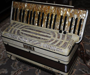Vintage Hohner Morino IV M Accordion RARE 123 Bass