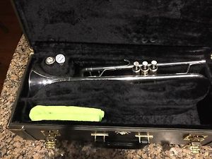 Yamaha Xeno YTR 8335 Bb Professional Trumpet