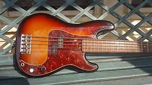 Fender American Standard Precision Bass V (5 String)