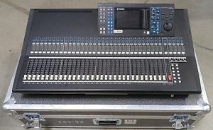 Yamaha LS9-32 Digital Mixing Console with Road Case
