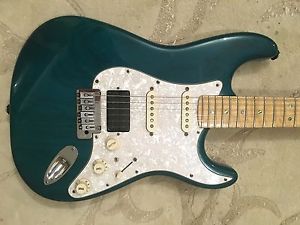 2001 Fender American Deluxe Stratocaster Ash - First Original Model w. OHSC
