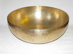 XXL Fuss Klangschale singing bowl Nepal Tibet 9810 Gr. Ton A + E + Dis Ø 50,7 cm
