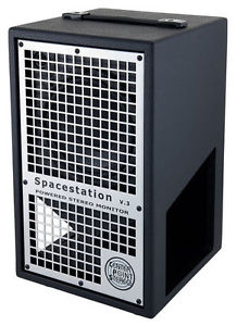 *** Center Point Stereo - Space Station V.3 - W/ Cover Keyboard Amp ***