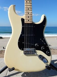 ***Collectors***1979 Fender Stratocaster, Olympic White, 100% Original, Perfect!