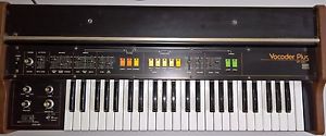 ROLAND VOCODER VP330 PLUS *** VINTAGE ANALOGUE *** ROLAND VERIFIED 2016