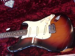 Fender STRATOCASTER 60th Ann Super Rosewood FB SunBurst USA @ CarlingfordMUSIC