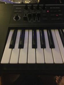Roland JUNO-D Keyboard Synthesizer