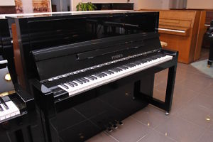 FEURICH Klavier, Mod. 115-Premiere, schwarz poliert, vom Klavierbaumeister