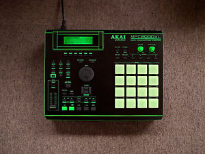 AKAI MPC 2000XL "FLG" custom by ghostinmpc (SD Drive, 32M RAM, Fat Pad, 8-OUT)