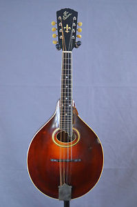 1919 Gibson A4 mandolin with orig case in sunburst color rare vintage