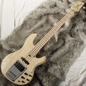 Squier by Fender Affinity Series Jazz Bass New    w/ Gigbag