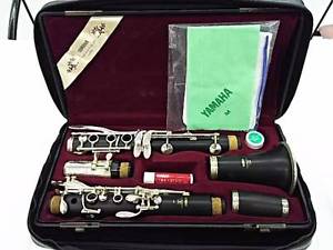 Yamaha YCL-450 Wood Clarinet Bb b Mouthpiece, cap, ligature  Cross, swab,