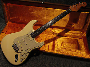 Used Fender American Vintage Stratocaster '62 Stratocaster Olympic White 2000