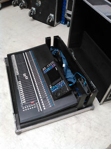 Yamaha LS9 / 32 Mixing Desk in perfect condition, flightcase included