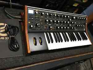Moog Sub 37 Tribute Edition Analog Synthesizer Sub37 synth ,in box //ARMENS//