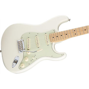 Fender Deluxe Roadhouse Stratocaster Maple Olympic White Electric Guitar DEMO