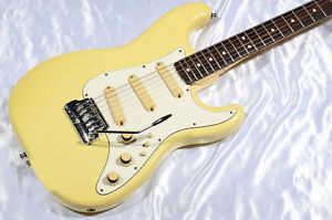 1984 Fender Elite Stratocaster Arctic White Electric Guitar Free Shipping