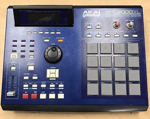 Akai MPC2000XL Drum Machine HOT SWAPPABLE NO lines on screen Clean LCD