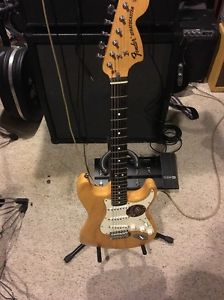 Fender Stratocaster 2002-03 70's Reissue Great Tone And Sustain