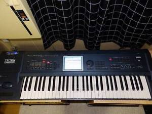 KORG TRITON Extreme 61 Synthesizer AC adapter Very Good Condition free shipping