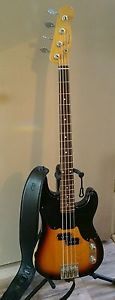 Mike Dirnt Road worn Fender precision bass sunburst rosewood fingerboard w /case