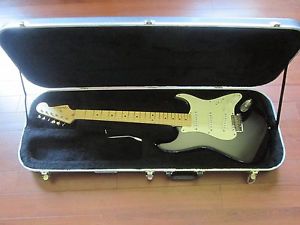 Fender Artist Eric Clapton Signature Stratocaster International shipping
