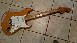 Fender 1975 Stratocaster Natural finish very clean  OHSC