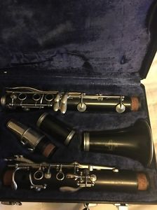 Buffet  E11 Bb Wood Clarinet with  Buffet case, vd B45 MP and all new pads.