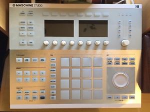 Native Instruments Maschine Studio + Hard Shell Cover + Protective Carry Case