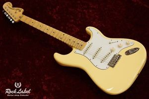 Fender Yngwie Malmsteen Stratocaster Scalloped Maple Fingerboard - Vintage White