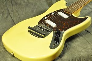 Fender Japan Exclusive Classic 70s Mustang Yellow White Made in Japan w/GigBag